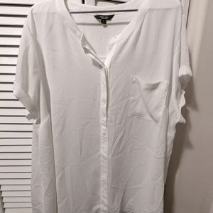 White Simply Vera Wang cuffed short sleeve tunic 3X women's blouse. Like new!